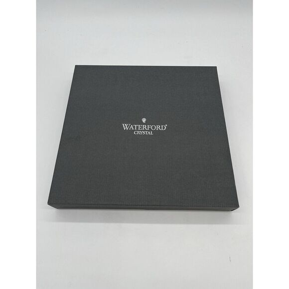 Waterford Crystal Nativity Display Backdrop In Box - Picture 8 of 10